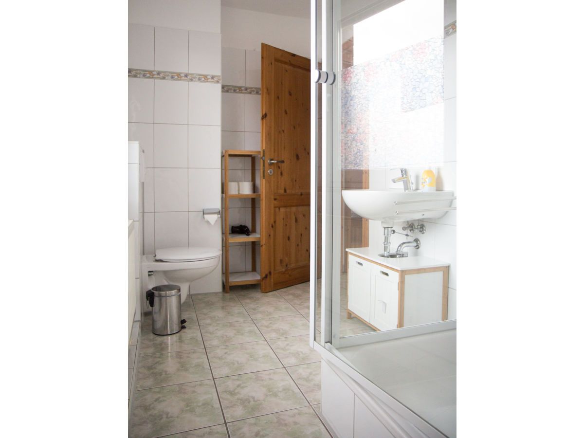 Badezimmer mit Dusche